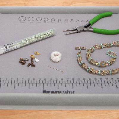 Beadsmith Treasure Mat Tray with Lid from Rhinestones Online